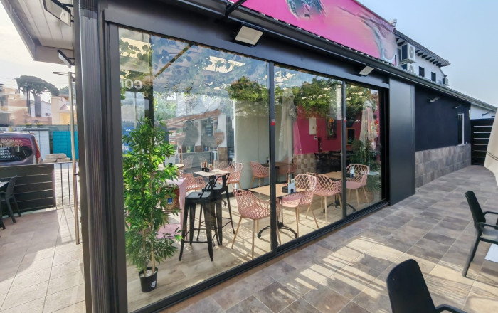 Alquiler - Bar-Cafeteria -
Lli&ccedil;&agrave; d'Amunt