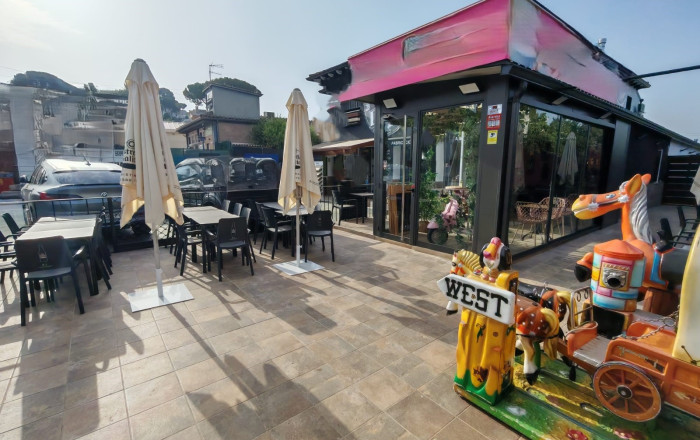 Alquiler - Bar-Cafeteria -
Lli&ccedil;&agrave; d'Amunt