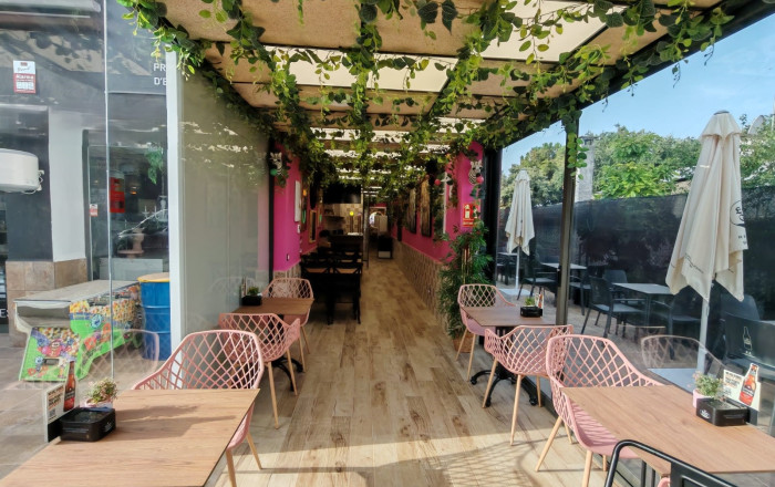 Alquiler - Bar-Cafeteria -
Lli&ccedil;&agrave; d'Amunt