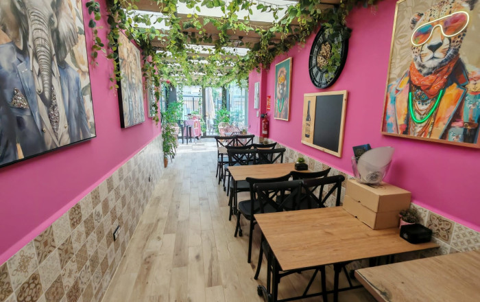 Alquiler - Bar-Cafeteria -
Lli&ccedil;&agrave; d'Amunt