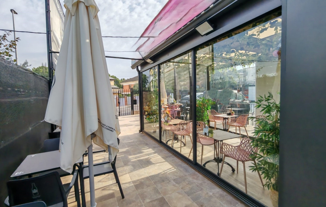 Alquiler - Bar-Cafeteria -
Lli&ccedil;&agrave; d'Amunt