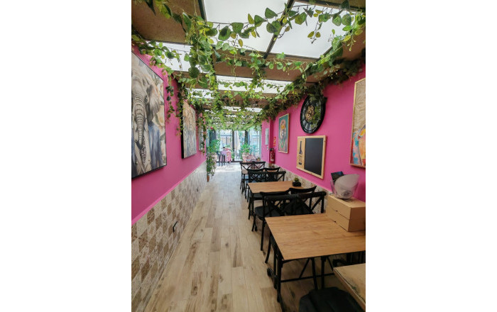 Alquiler - Bar-Cafeteria -
Lli&ccedil;&agrave; d'Amunt
