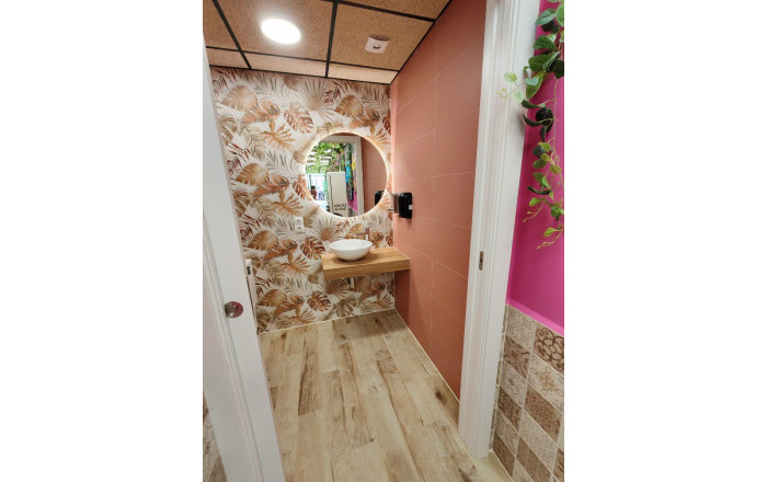 Alquiler - Bar-Cafeteria -
Lli&ccedil;&agrave; d'Amunt