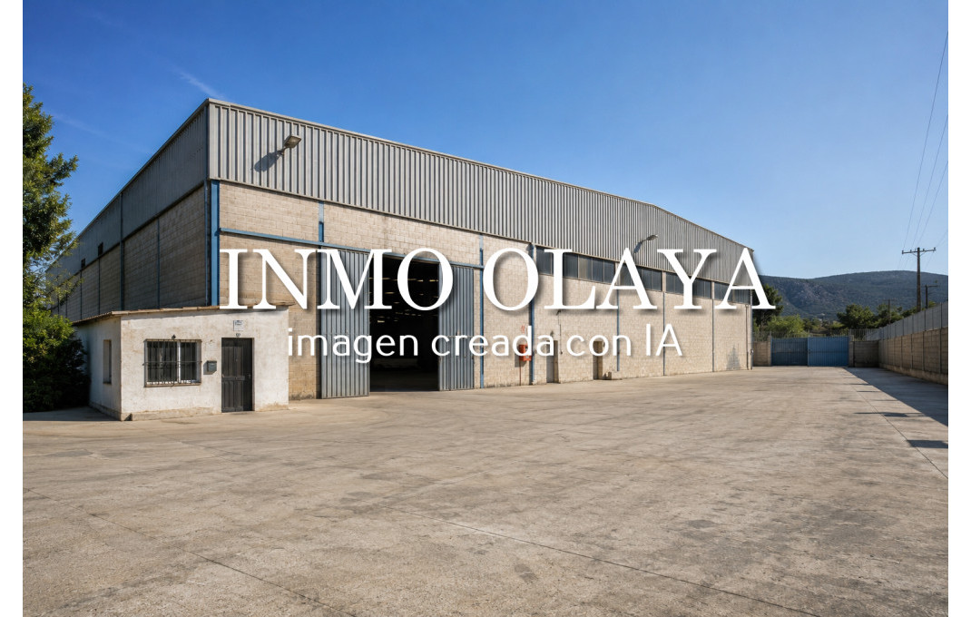 Sale - Naves y solares -
Roquetes