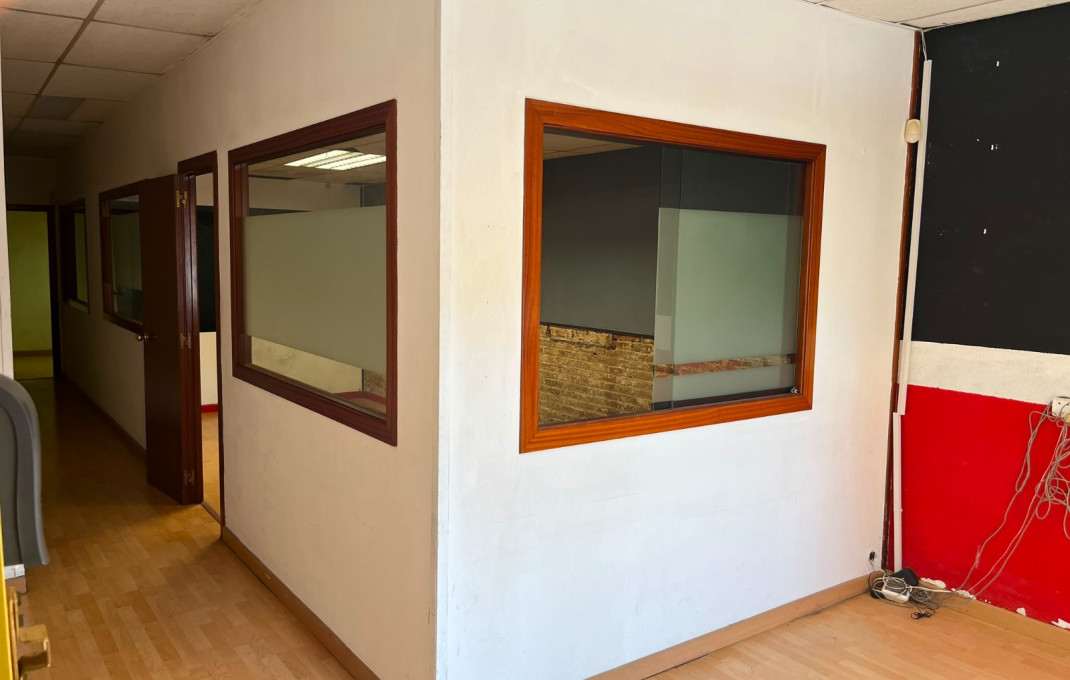 Venta - Local comercial -
Barcelona - Guinardo