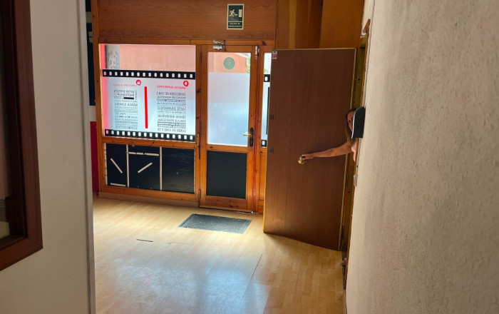 Venta - Local comercial -
Barcelona - Guinardo