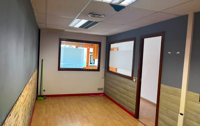 Venta - Local comercial -
Barcelona - Guinardo