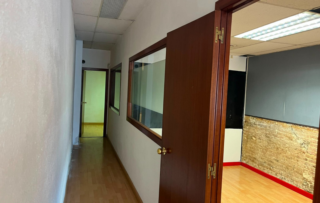 Venta - Local comercial -
Barcelona - Guinardo