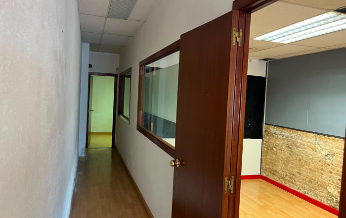 Venta - Local comercial -
Barcelona - Guinardo
