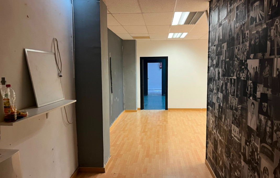 Venta - Local comercial -
Barcelona - Guinardo