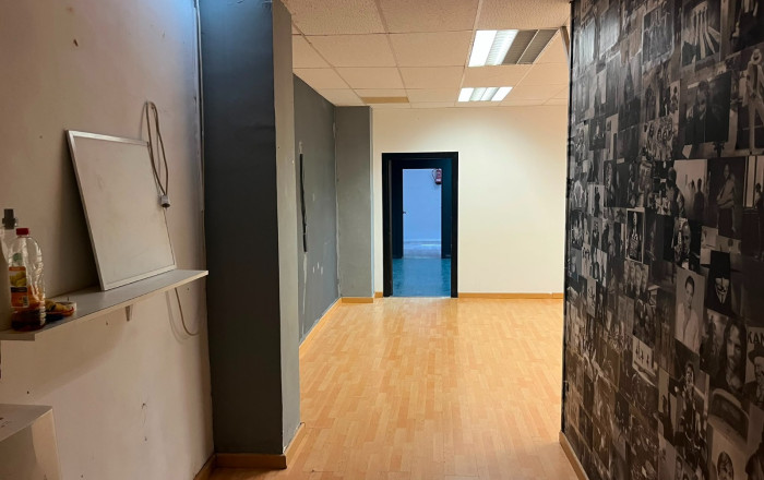 Venta - Local comercial -
Barcelona - Guinardo