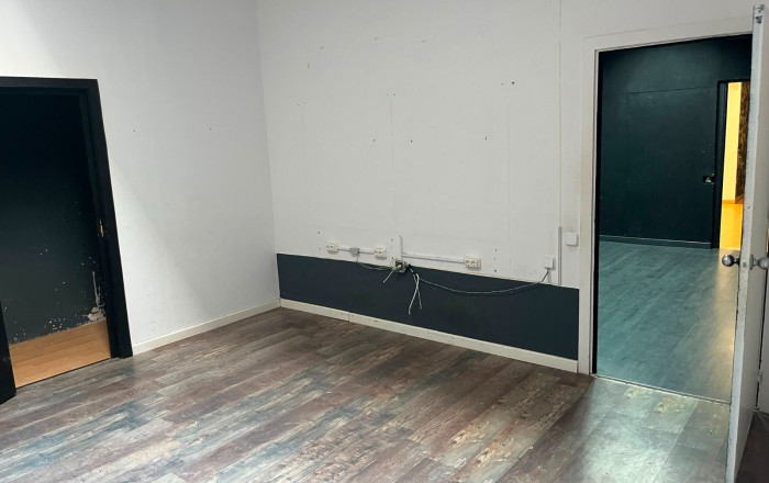 Venta - Local comercial -
Barcelona - Guinardo