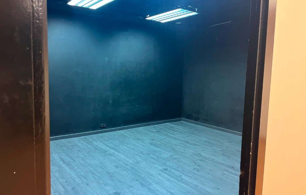 Venta - Local comercial -
Barcelona - Guinardo