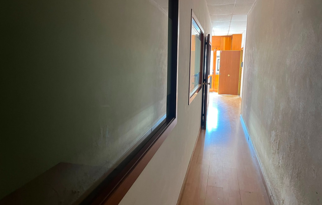 Venta - Local comercial -
Barcelona - Guinardo