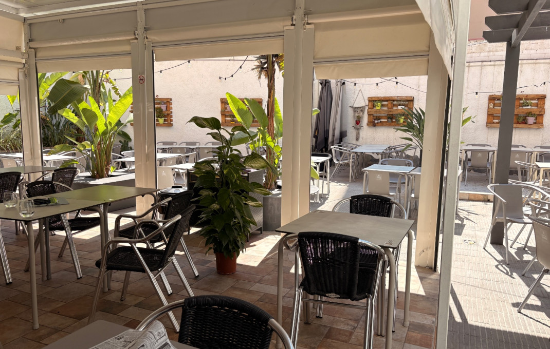 Traspaso - Bar Restaurante -
Pallej&agrave;