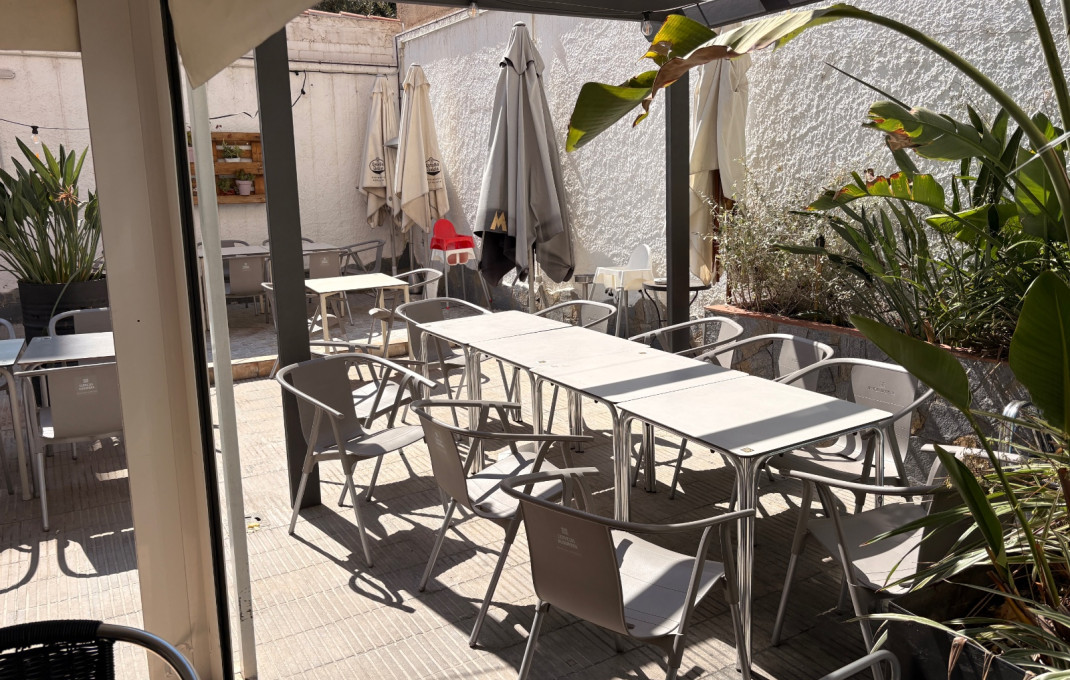 Traspaso - Bar Restaurante -
Pallej&agrave;