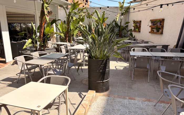 Traspaso - Bar Restaurante -
Pallej&agrave;