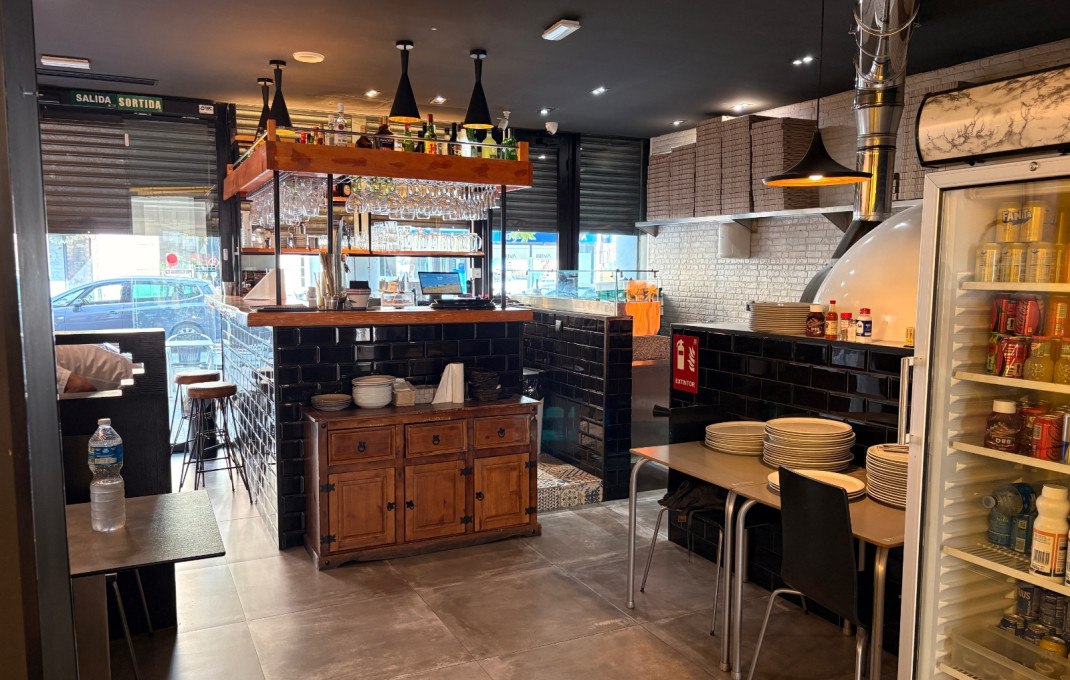 Traspaso - Bar Restaurante -
Pallej&agrave;