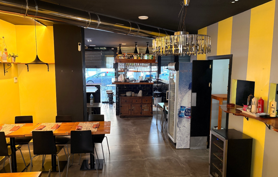 Traspaso - Bar Restaurante -
Pallej&agrave;