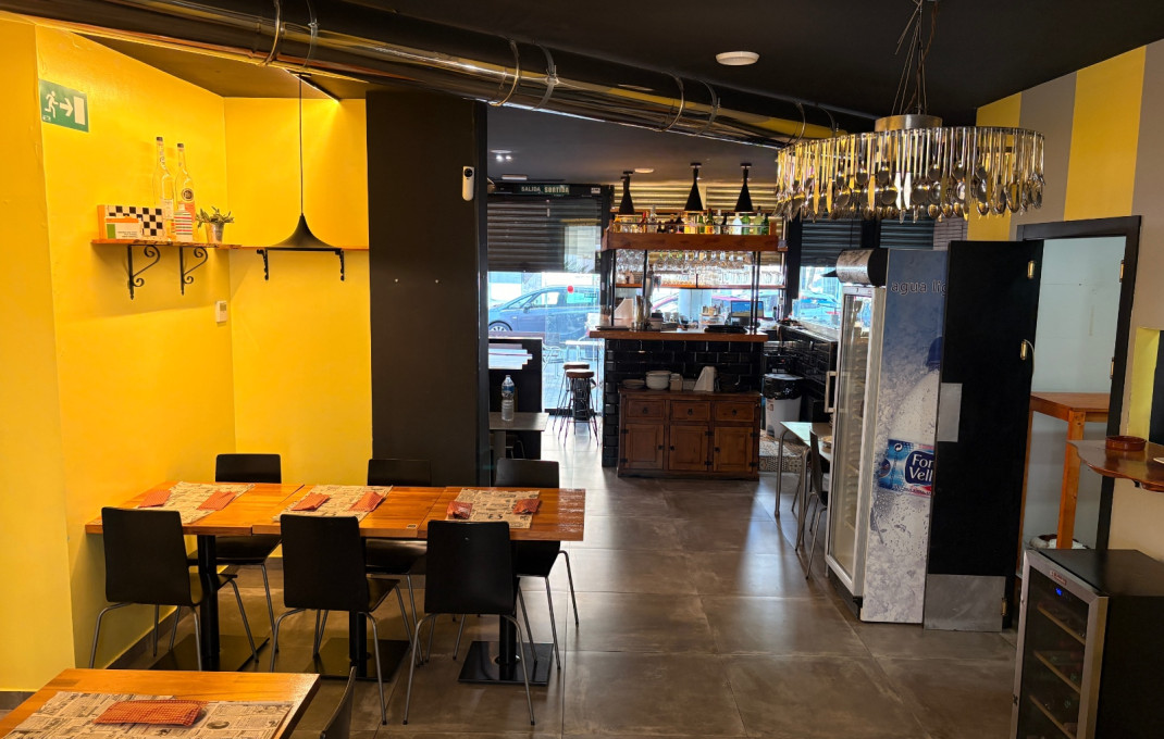 Traspaso - Bar Restaurante -
Pallej&agrave;