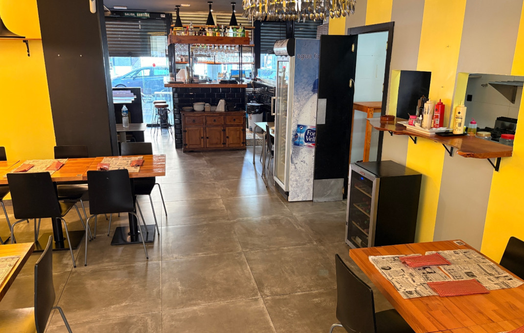 Traspaso - Bar Restaurante -
Pallej&agrave;