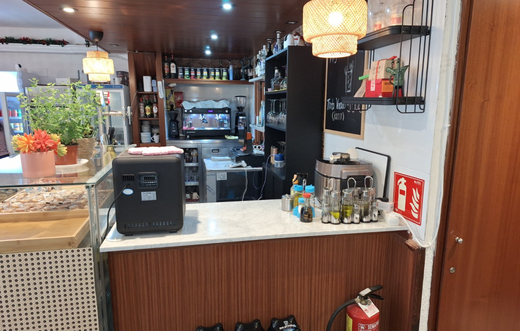Transfer - Bar Restaurante -
Barcelona - Poble Sec-montjuïc