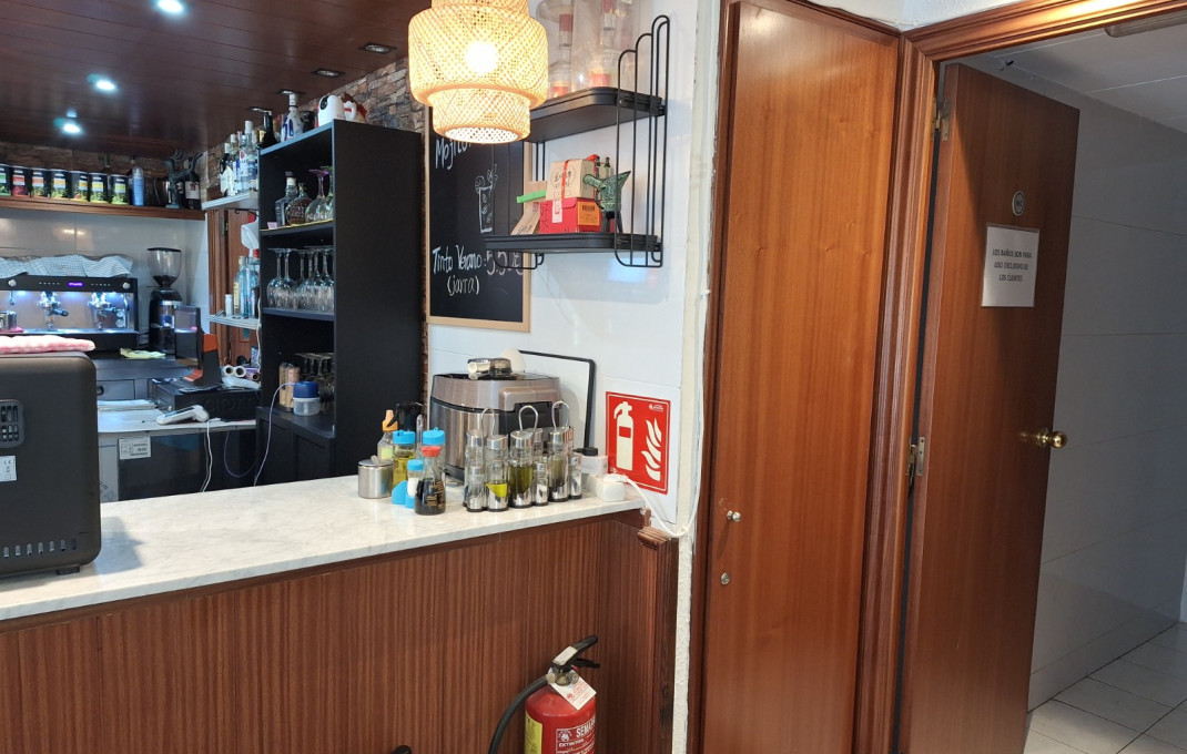 Transfer - Bar Restaurante -
Barcelona - Poble Sec-montjuïc
