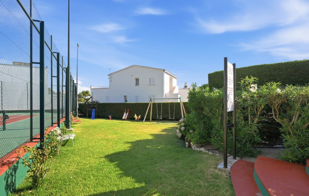Venta - Apartamentos Turísticos -
Llança  - Llança