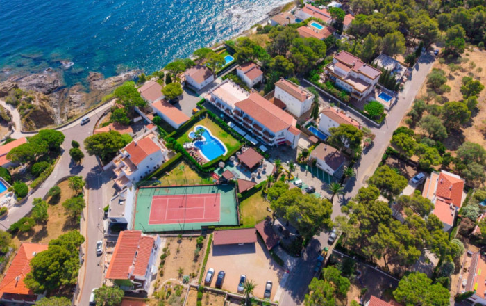 Venta - Apartamentos Turísticos -
Llança  - Llança