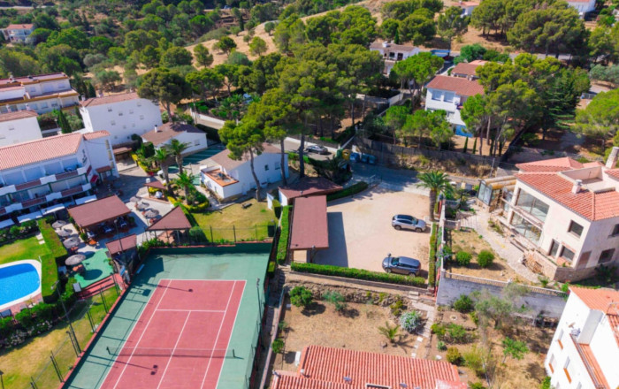 Venta - Apartamentos Turísticos -
Llança  - Llança