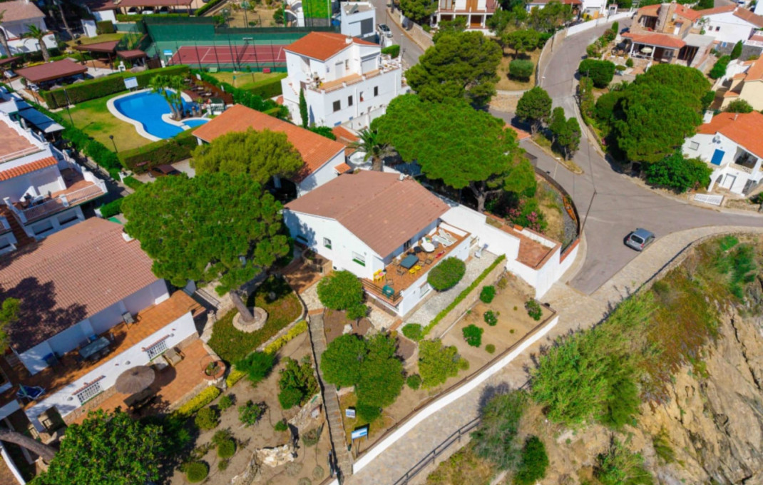 Venta - Apartamentos Turísticos -
Llança  - Llança