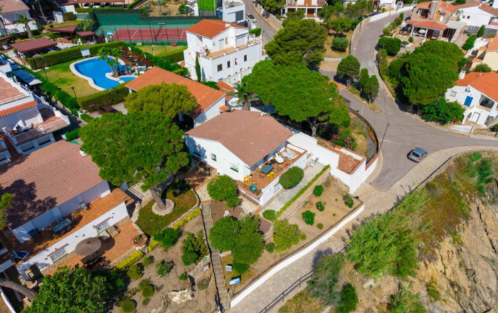 Venta - Apartamentos Turísticos -
Llança  - Llança