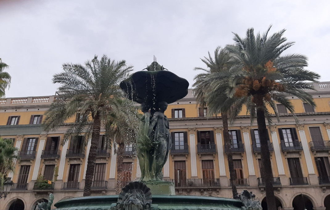 Alquiler - Local comercial -
Barcelona - Gótico