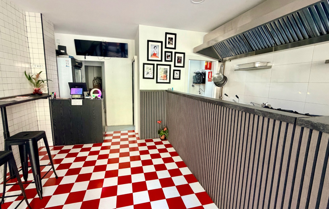 Traspaso - Take Away -
Barcelona - Les corts