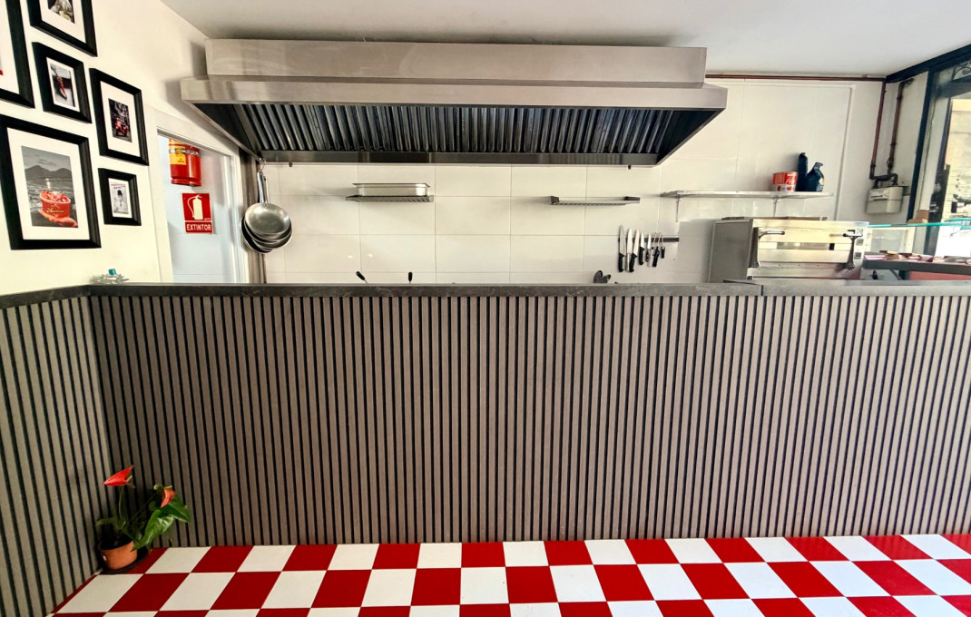 Traspaso - Take Away -
Barcelona - Les corts