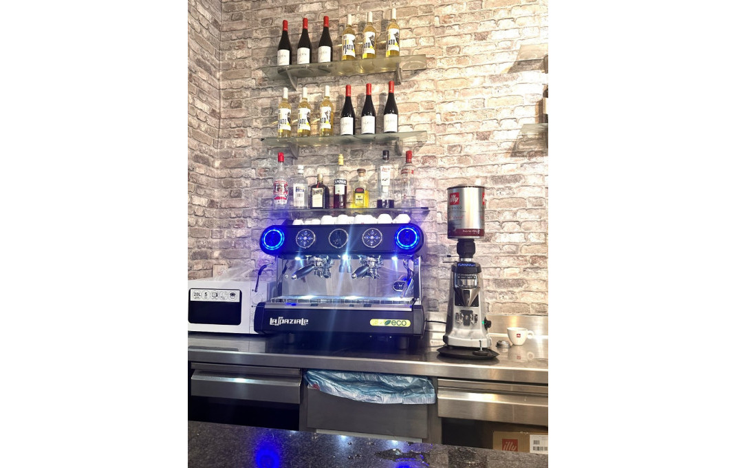 Traspaso - Bar-Cafeteria -
Barcelona - Eixample Derecho