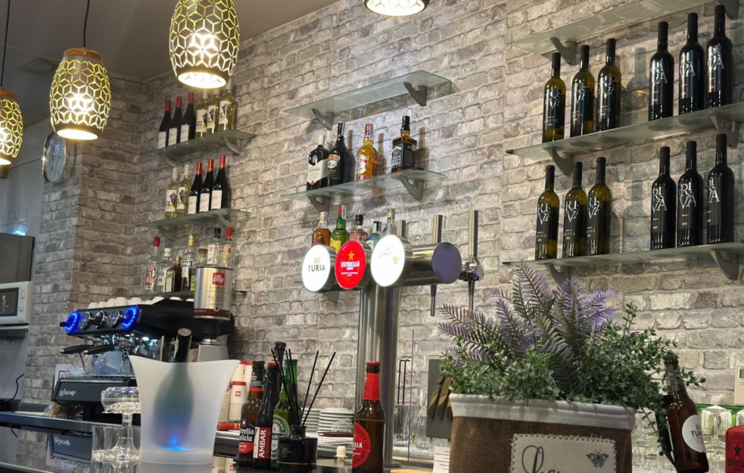 Traspaso - Bar-Cafeteria -
Barcelona - Eixample Derecho