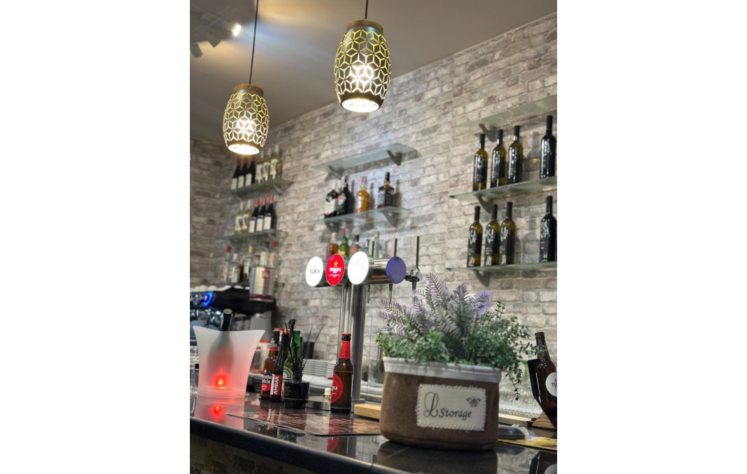Traspaso - Bar-Cafeteria -
Barcelona - Eixample Derecho