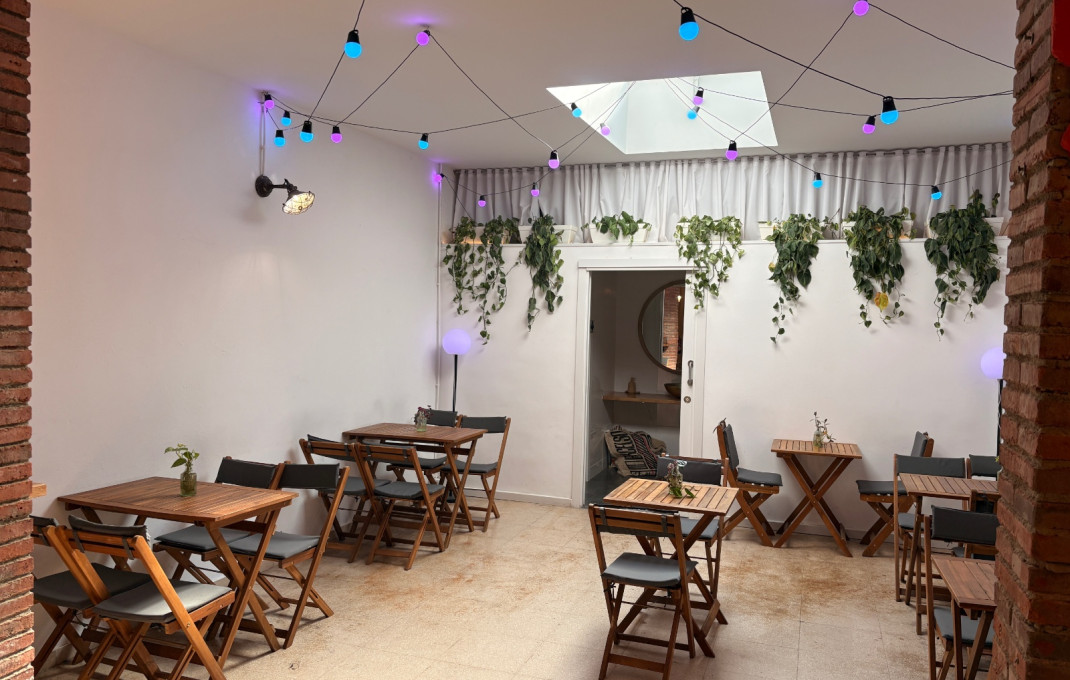 Traspaso - Bar-Cafeteria -
El Prat de Llobregat