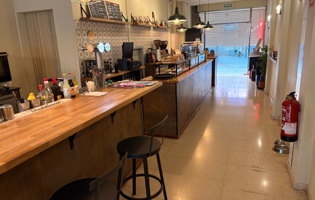 Traspaso - Bar-Cafeteria -
El Prat de Llobregat