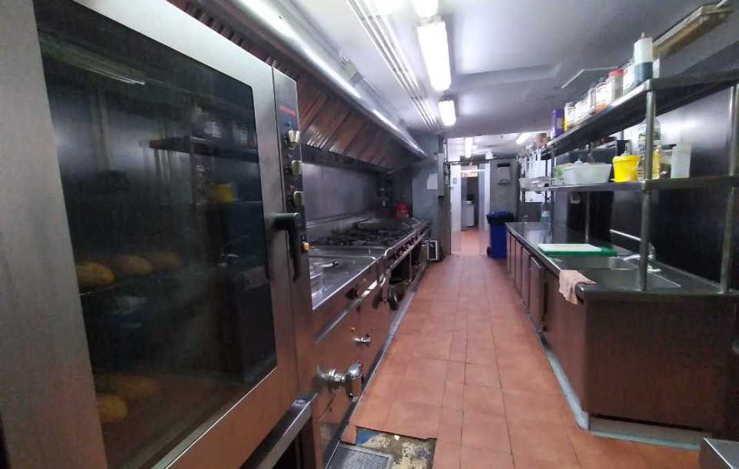 Transfer - industrial kitchen -
Barcelona - Gràcia