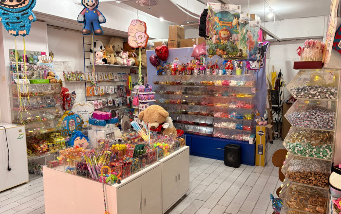 Traspaso - Local comercial -
Esplugues de Llobregat - Montesa