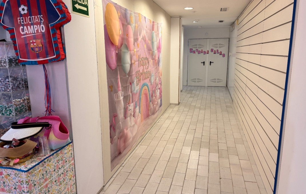 Traspaso - Local comercial -
Esplugues de Llobregat - Montesa