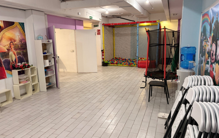 Traspaso - Local comercial -
Esplugues de Llobregat - Montesa
