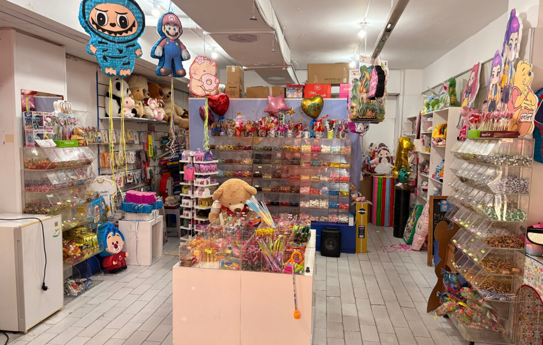 Traspaso - Local comercial -
Esplugues de Llobregat - Montesa