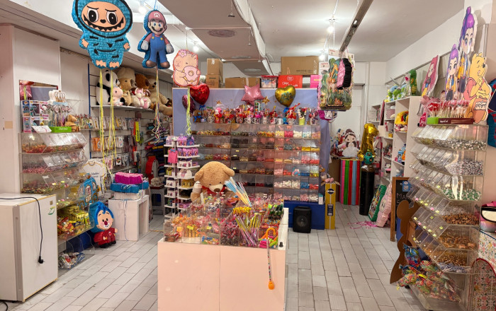 Traspaso - Local comercial -
Esplugues de Llobregat - Montesa