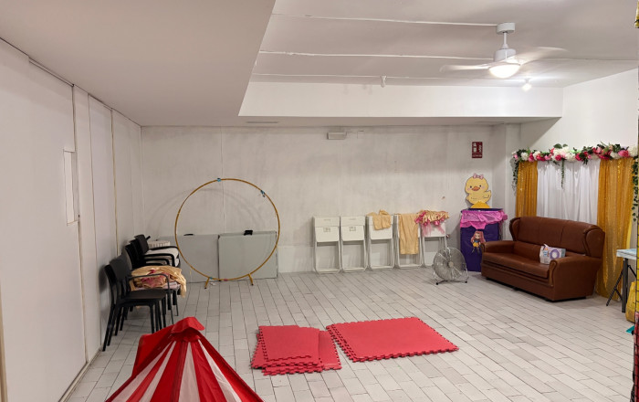 Traspaso - Local comercial -
Esplugues de Llobregat - Montesa