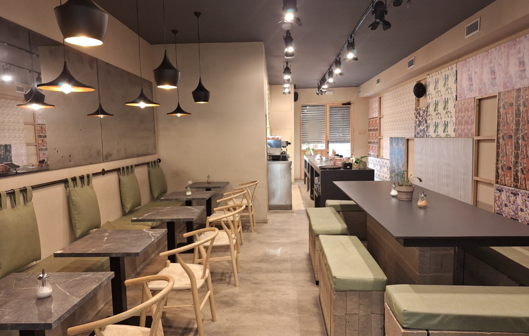 Traspaso - Bar-Cafeteria -
Barcelona - Gràcia