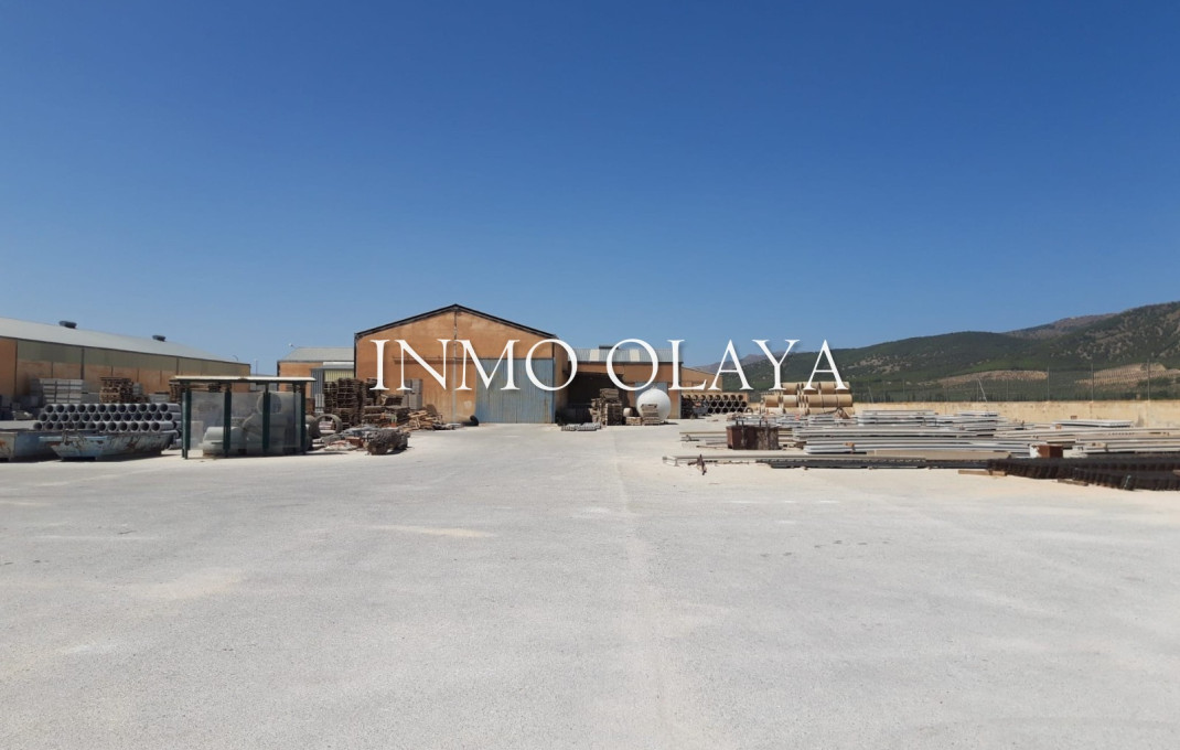 Revente - Naves y solares -
Granada - Huéneja