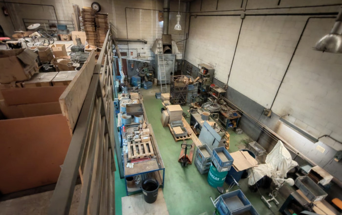 Venta - Naves y solares -
Barberá del Vallés